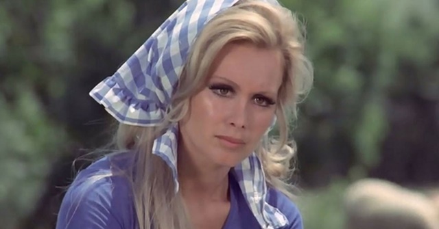 Yeşilçam’ın efsane oyuncularından Filiz Akın’dan hayranlarını üzen haber geldi. 